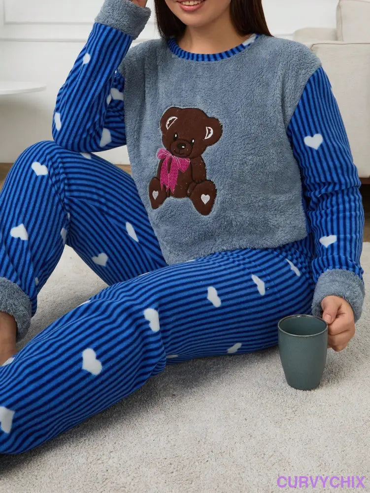 2Pcs Plus Size Heart Printed With Cute Bear Embroidery Detail Pj Set Pajama Sets