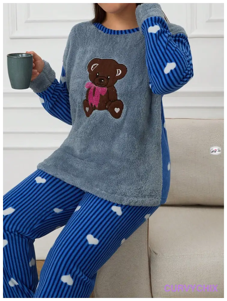 2Pcs Plus Size Heart Printed With Cute Bear Embroidery Detail Pj Set Pajama Sets