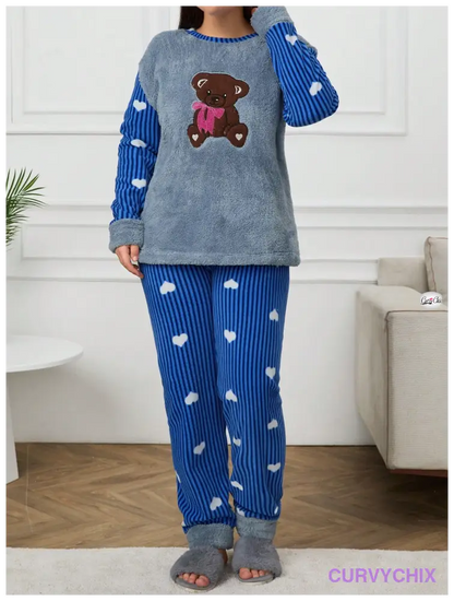 2Pcs Plus Size Heart Printed With Cute Bear Embroidery Detail Pj Set Pajama Sets